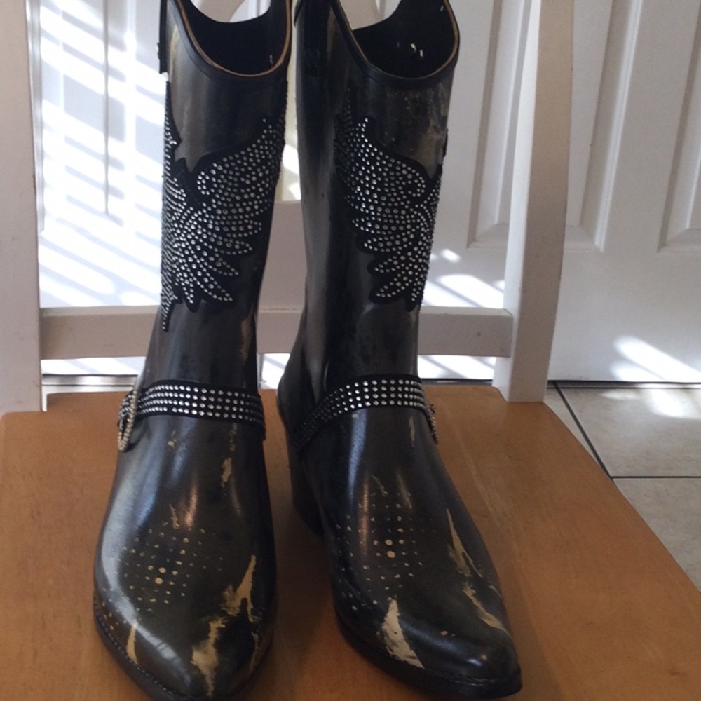 Bops Boots